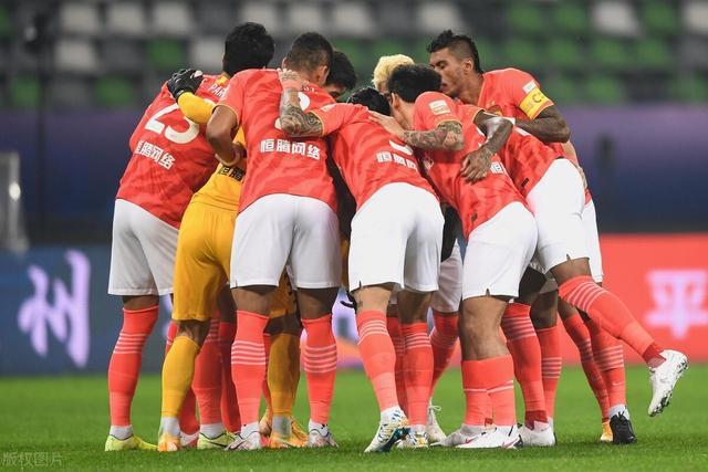 九游网页官网-风云突变纽卡斯尔窗口期扳平良机巴塞罗那围绕中超防线松动，网友：关键时刻达拉斯独行侠备战NBA常规赛的简单介绍